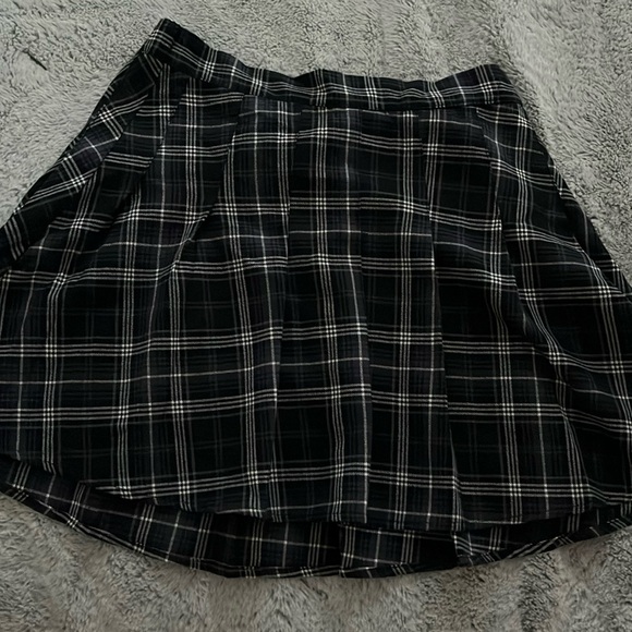 Garage Preppy Pleaded Skirt - Picture 1 of 2